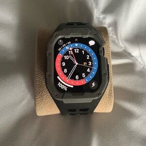 Apple Watch Series 7 45mm- Silver and Black